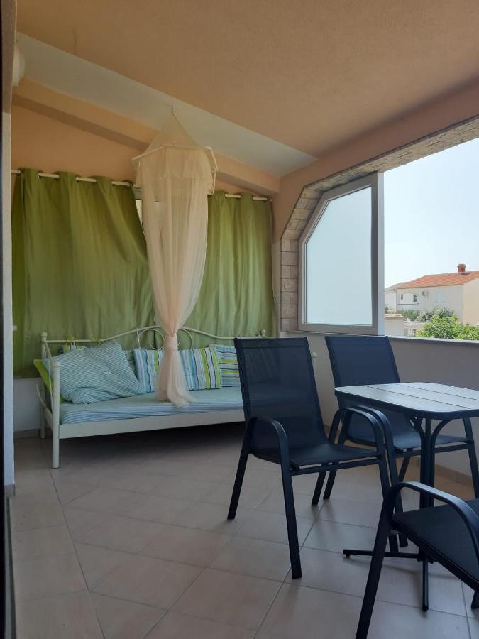 Apartment Tonko Vir Esterno foto